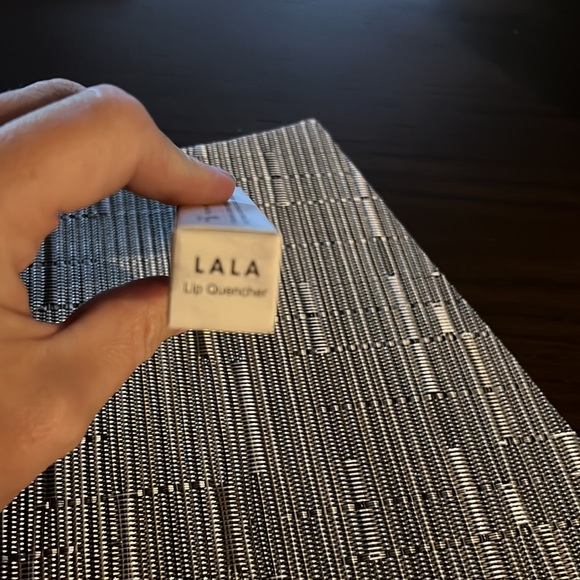 Give Them Lala Beauty Lip Quench Drenched NEW - Picture 4 of 4